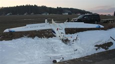 Na Rokycansku v pondělí odpoledne havarovalo malé letadlo. Při vystupování z... Na Rokycansku v pondělí odpoledne havarovalo malé letadlo. Při vystupování z...