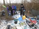 steck magistrt se s mstskou polici zamil na bezdomovce ijc u parovod...