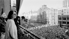 Marta Kubiová vystoupila v Den lidských práv 10. prosince 1989 na manifestaci...