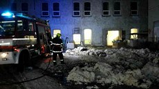 Během čtvrteční noci hasiči zasahovali u požáru přádelny v Chocni. Během čtvrteční noci hasiči zasahovali u požáru přádelny v Chocni.