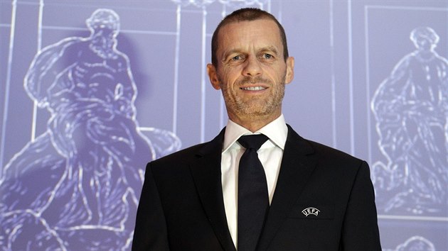 Aleksander Čeferin na kongresu UEFA v Římě. Aleksander Čeferin na kongresu UEFA v Římě.