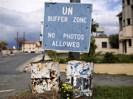 Nárazníková zóna OSN, Kypr: Hovorov té Zelená linie je hranice, která dlí...