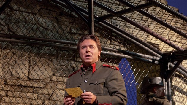 Roberto Alagna jako Don Jos v Bizetov Carmen v Metropolitn opee