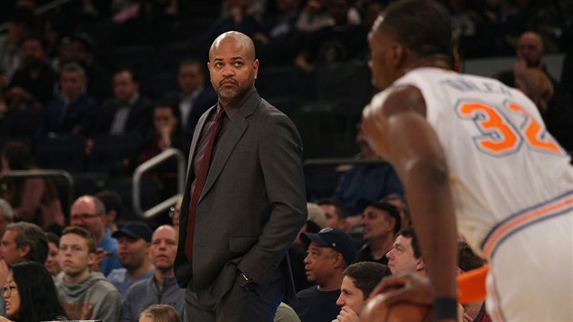 J. B. Bickerstaff, trenr Memphisu, bhem zpasu s New Yorkem