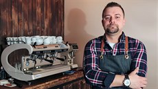 Jan Malík otevřel kávovou akademii v Hroznětínské ulici v Ostrově. Jan Malík otevřel kávovou akademii v Hroznětínské ulici v Ostrově.