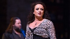 Clementine Margaine v titulní roli Bizetovy Carmen v Metropolitní opee