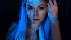 Pozitivní, nezničitelně pozitivní. Taková je MOgirl Sweet. Pozitivní, nezničitelně pozitivní. Taková je MOgirl Sweet.