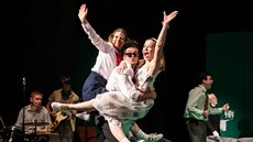 Muzikál Šakalí léta vtrhne na jeviště Horáckého divadla v Jihlavě. Snímek je z... Muzikál Šakalí léta vtrhne na jeviště Horáckého divadla v Jihlavě. Snímek je z...