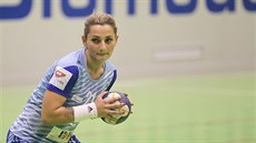 Olomoucká Annamaria Patrnčiaková si vybírá, kam vypálí míč. Olomoucká Annamaria Patrnčiaková si vybírá, kam vypálí míč.