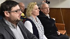 Starostka Chropyně Věra Sigmundová (uprostřed) a dva tajemníci městského úřadu... Starostka Chropyně Věra Sigmundová (uprostřed) a dva tajemníci městského úřadu...