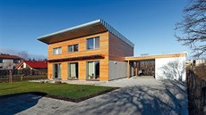 Už při projektu počítejte s vnějším stíněním, například přesahem střechy či... Už při projektu počítejte s vnějším stíněním, například přesahem střechy či...