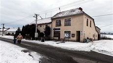 Pohled na sídlo obecního úřadu v Turovicích na Přerovsku. O budovu se dělí s... Pohled na sídlo obecního úřadu v Turovicích na Přerovsku. O budovu se dělí s...