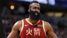 James Harden z Houston zklamaný z výkonu rozhodčích. James Harden z Houston zklamaný z výkonu rozhodčích.