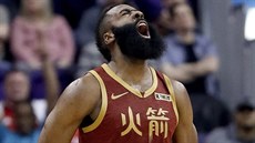 James Harden (13) z Houstonu slaví svou trefu proti Phoenixu. James Harden (13) z Houstonu slaví svou trefu proti Phoenixu.