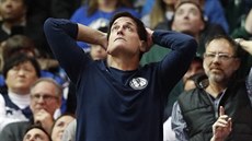 Mark Cuban prožívá zápas Dallas Mavericks. Mark Cuban prožívá zápas Dallas Mavericks.