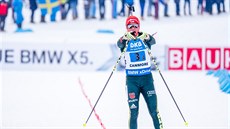 LAURA. Biatlonistka Laura Dahlmeierová přiváží německou štafetu do cíle v... LAURA. Biatlonistka Laura Dahlmeierová přiváží německou štafetu do cíle v...