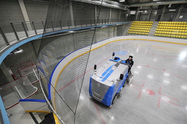 Devt let po zboení starého stadionu se ve stedu 20. února 2019  otevírá v...