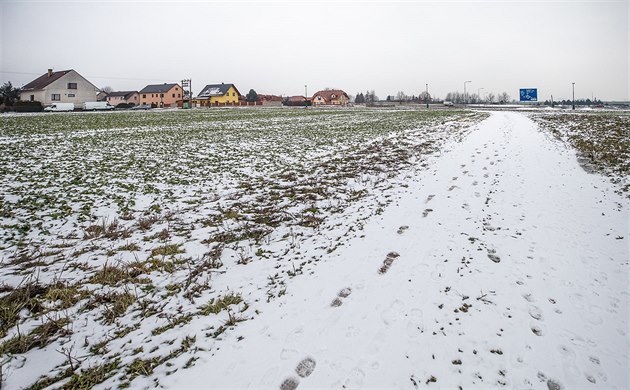 Na pozemcích u Robous v Jiín vyroste obchodní centrum (7.2.2019).