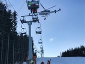 Kvůli technické závadě se zastavila lanovka ve Filipovicích na Jesenicku (16.... Kvůli technické závadě se zastavila lanovka ve Filipovicích na Jesenicku (16....