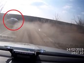Zdrogovaný řidič při honičce narazil do stromu Zdrogovaný řidič při honičce narazil do stromu