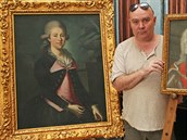 Historik Jaroslav Zezulčík bude už navždy spojován se zámkem v Kuníně. Své... Historik Jaroslav Zezulčík bude už navždy spojován se zámkem v Kuníně. Své...