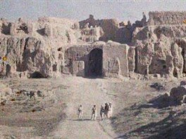 Návtvníci u Faráhské citadely (Farah citadel) na západ Afghánistánu