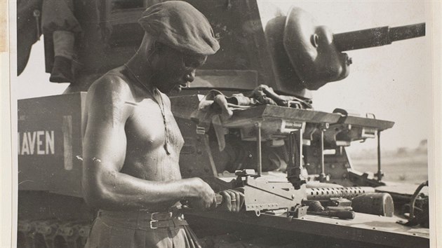 Afrian se v adch britsk armdy zapojili do boj v Barm. Snmek je z roku 1941.