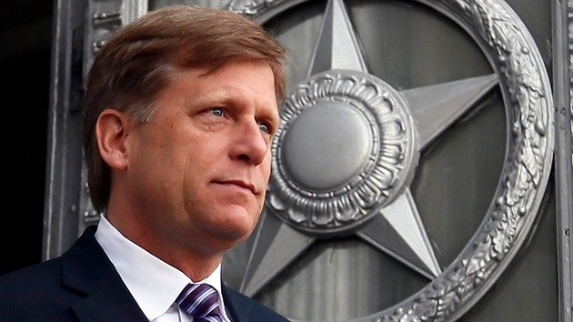 Diplomatovy starosti. Americk velvyslanec Michael McFaul opoutl v kvtnu 2013 budovu ruskho ministerstva zahrani v nlad, kter nemohla bt vtzn. Ml za sebou toti jednn ohledn americkho pionskho packala agenta Fogla.