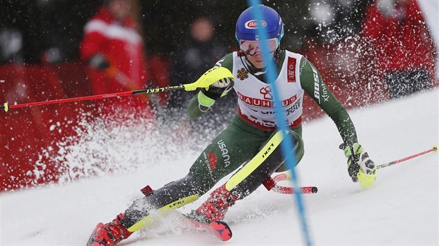 Mikaela Shiffrinov v prvnm kole slalomu na mistrovstv svta v Aare.