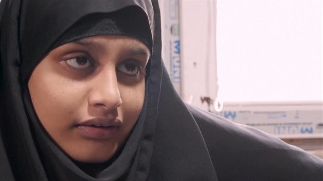 Britka Shamima Begumov pijela v roce 2015 se svmi dvma ptelkynmi do Srie, aby se pipojila k Islmskmu sttu (IS).