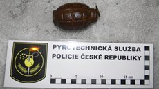 Žena v Bublavě na Sokolovsku našla u plotu své chaty ruční granát. Žena v Bublavě na Sokolovsku našla u plotu své chaty ruční granát.