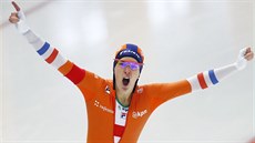 Nizozemská rychlobruslařka Ireen Wüstová slaví vítězství v závodě mistrovství... Nizozemská rychlobruslařka Ireen Wüstová slaví vítězství v závodě mistrovství...