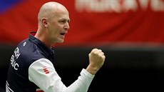 Kapitán českého fedcupového týmu Petr Pála hecuje Kateřinu Siniakovou v utkání... Kapitán českého fedcupového týmu Petr Pála hecuje Kateřinu Siniakovou v utkání...