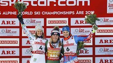 Amerianka Mikaela Shiffrinová (uprosted) vyhrála na MS v Aare slalom, druhá...