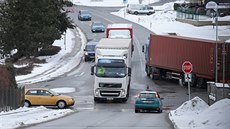 Tato nepřehledná křižovatka ulic Čejovská, Zahradní a Okružní mezi Vodakem a... Tato nepřehledná křižovatka ulic Čejovská, Zahradní a Okružní mezi Vodakem a...