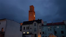Z pláště věže zmizely ohyzdné fleky od opadané omítky. Z pláště věže zmizely ohyzdné fleky od opadané omítky.