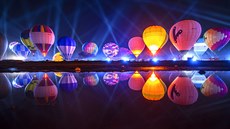 MAGICKÝ FESTIVAL. Na letošním saúdskoarabském festivalu balonů AlUla pořádaného... MAGICKÝ FESTIVAL. Na letošním saúdskoarabském festivalu balonů AlUla pořádaného...