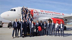 MEZI VELKOKLUBY. Fotbalisté Slavie cestovali k odvetnému utkání 1. kola... MEZI VELKOKLUBY. Fotbalisté Slavie cestovali k odvetnému utkání 1. kola...