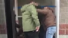 Dva revizoři se v Budějovicích dostali do potyčky se skupinkou podnapilých osob. Dva revizoři se v Budějovicích dostali do potyčky se skupinkou podnapilých osob.