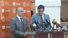 Šéf ČMKOS Josef Středula přišel za sociálními demokraty na jednání jejich... Šéf ČMKOS Josef Středula přišel za sociálními demokraty na jednání jejich...