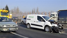 Hromadná nehoda pěti aut na západním okraji Brna zastavila v úterý ráno provoz... Hromadná nehoda pěti aut na západním okraji Brna zastavila v úterý ráno provoz...