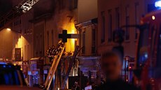 Požár domu v jihofrancouzském Lyonu, při kterém zahynuly těhotná žena a dítě... Požár domu v jihofrancouzském Lyonu, při kterém zahynuly těhotná žena a dítě...