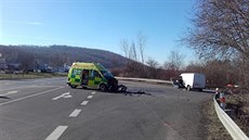 V ústeckých Všebořicích se střetla sanitka s dodávkou. (15. února 2019) V ústeckých Všebořicích se střetla sanitka s dodávkou. (15. února 2019)