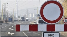 V Otrokovicích začala oprava mostu přes železniční trať v ulici Nadjezd. Práce... V Otrokovicích začala oprava mostu přes železniční trať v ulici Nadjezd. Práce...