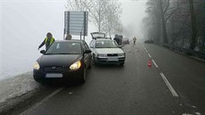 Hromadná nehoda šesti osobních aut komplikovala provoz u Žamberka. Hromadná nehoda šesti osobních aut komplikovala provoz u Žamberka.