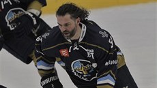 Jaromír Jágr se chystá s kladenskými hokejisty na zápas s Havíovem.