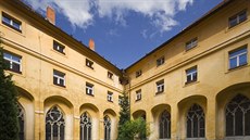 V areálu františkánského kláštera v Chebu dlouhá léta chátrala neudržovaná... V areálu františkánského kláštera v Chebu dlouhá léta chátrala neudržovaná...