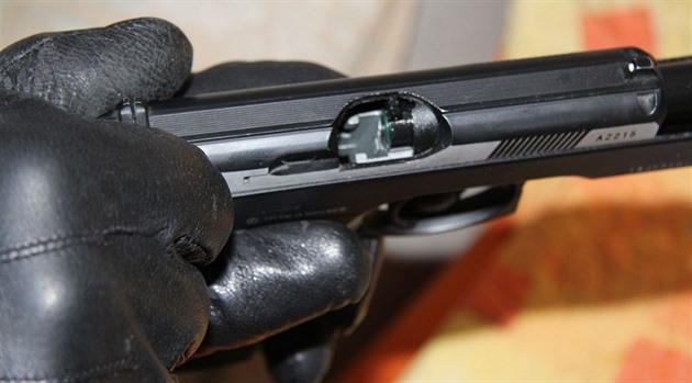Airsoftová pistole, kterou mu v Brn ohrooval své spolubydlící, protoe...