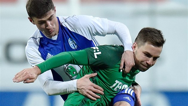 Mladoboleslavský Alexej Tatajev (vlevo) a Jakub Považanec z Jablonce Mladoboleslavský Alexej Tatajev (vlevo) a Jakub Považanec z Jablonce