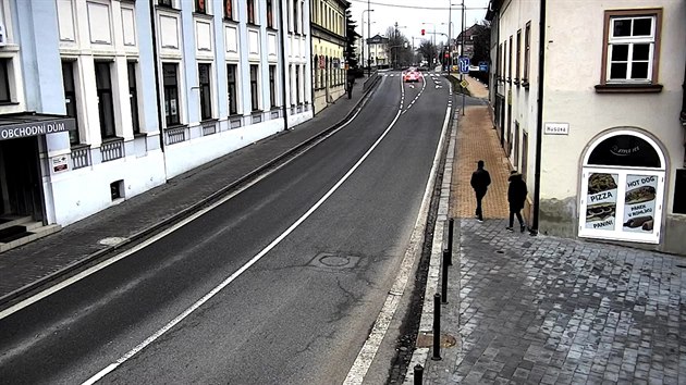 Dvojice cizinců, která sebrala ženě kabelku Dvojice cizinců, která sebrala ženě kabelku